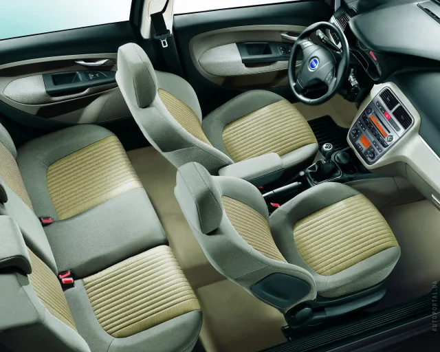 Fiat Grande Punto 5dr hatchback — 8