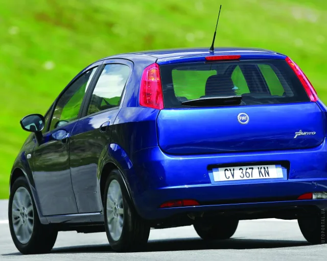 Fiat Grande Punto 5dr hatchback — 24