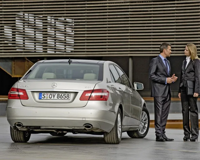 Mercedes-Benz E-Class W212 седан — 21