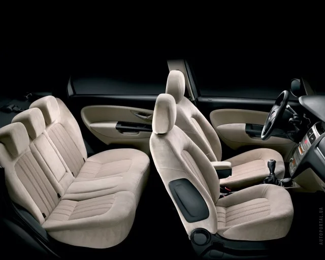 Fiat Linea седан — 4