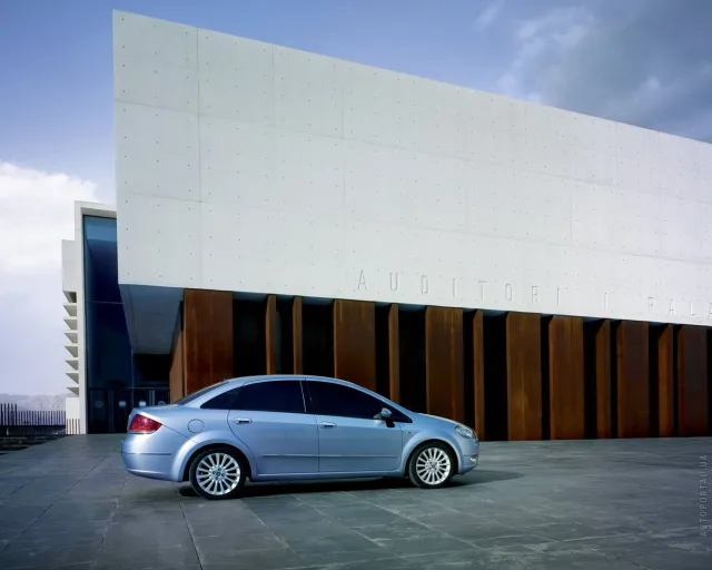 Fiat Linea седан — 20