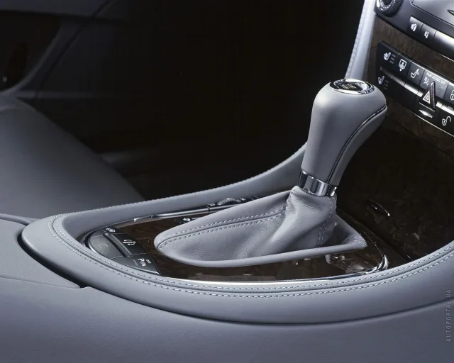 Mercedes-Benz CLS 500 AT — 8