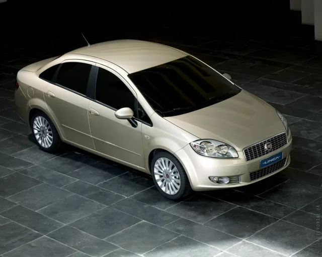 Fiat Linea седан — 11