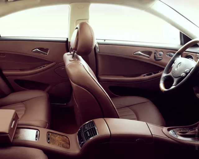 Mercedes-Benz CLS 500 AT — 18