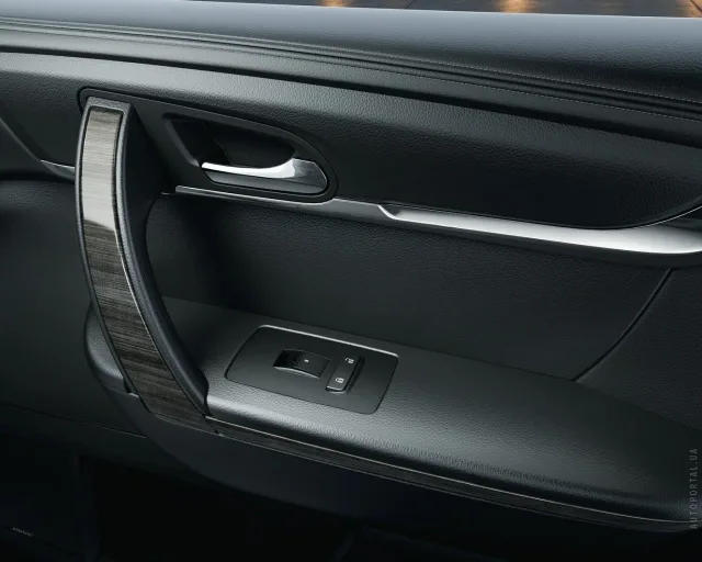 GMC Acadia кросовер — 11