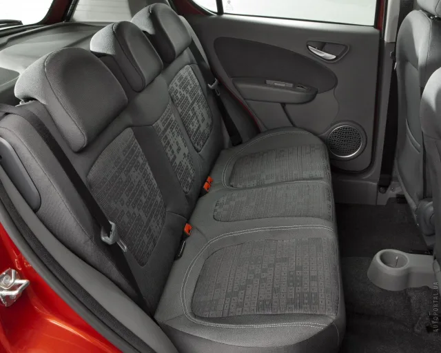 Fiat Palio 5-дверний хетчбек — 13
