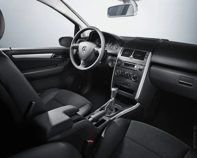 Mercedes-Benz A-Class 2004 3-door microvan — 5