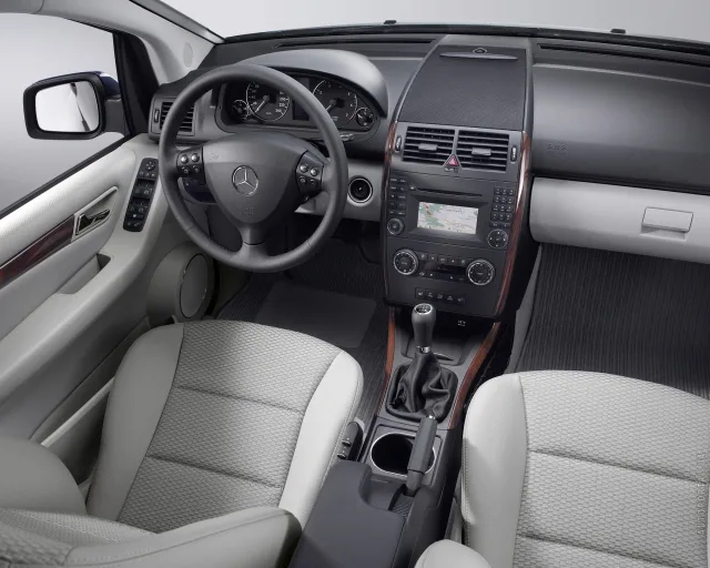Mercedes-Benz A-Class 2004 3-door microvan — 22