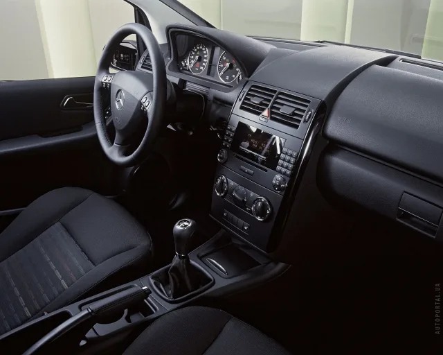 Mercedes-Benz A-Class 2004 3-door microvan — 21