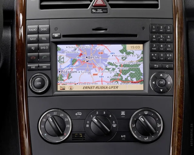 Mercedes-Benz A-Class 2004 3-door microvan — 15