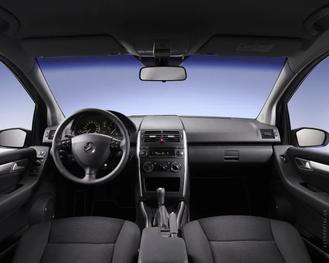 Mercedes-Benz A-Class 2004 3-door microvan — 23