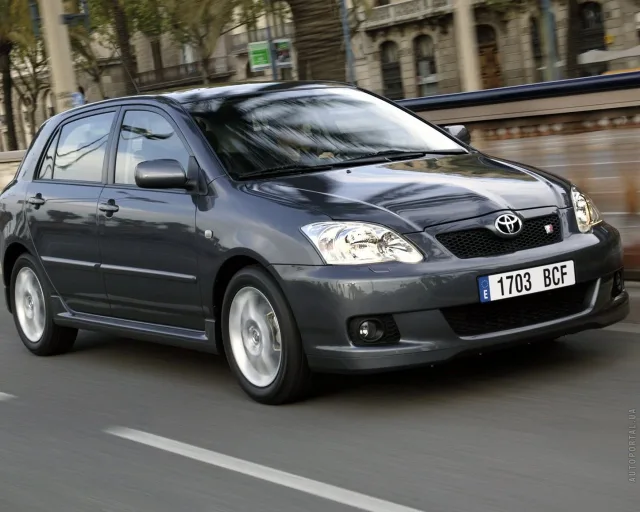 Toyota Corolla 2000 (Тойота Королла) хэтчбек — 17