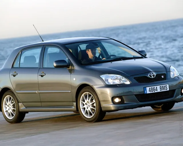 Toyota Corolla 2000 (Тойота Королла) хэтчбек — 25
