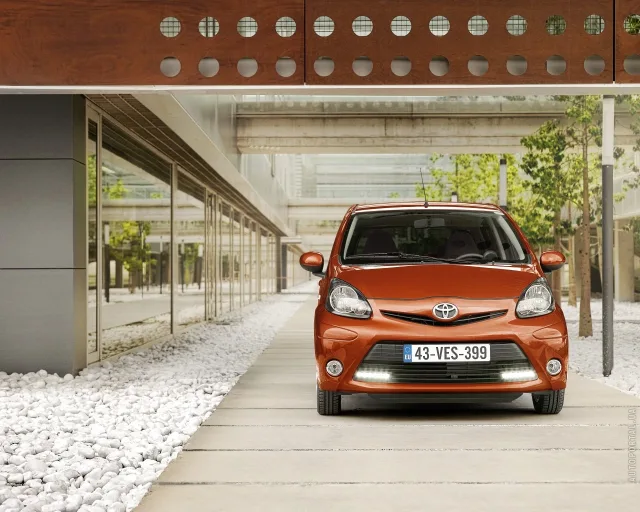 Toyota Aygo хетчбек — 2
