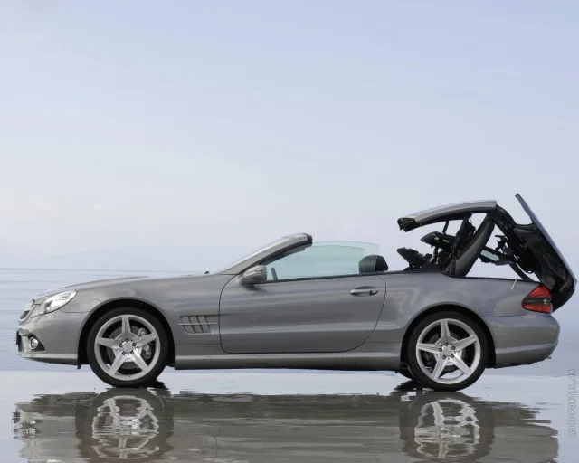 Mercedes-Benz SL-Class 2008 coupe convertible — 4