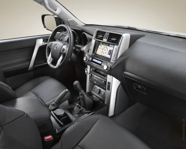 Toyota Land Cruiser Prado 2010 позашляховик — 12