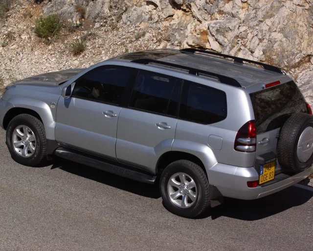 Toyota Land Cruiser Prado 120 SUV — 22