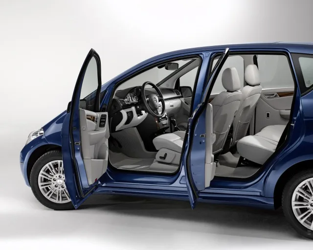 Mercedes-Benz A-Class 2004 (Мерседес Бенц А-класс) микровэн — 16