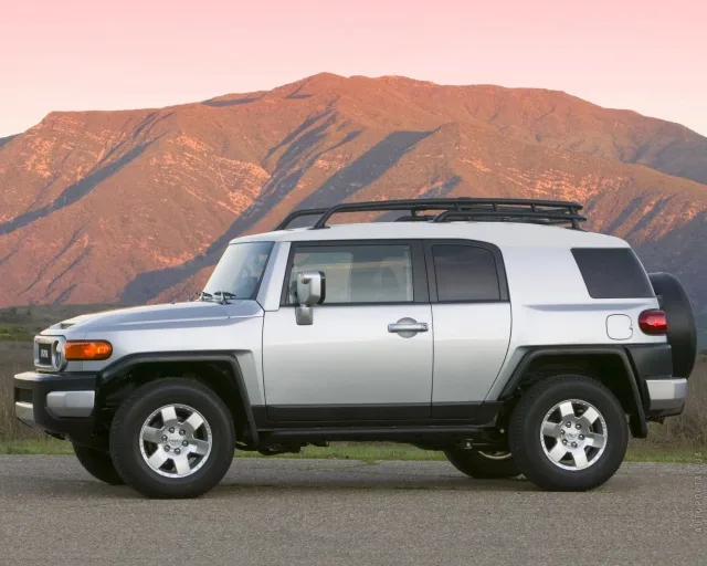 Toyota FJ Cruiser SUV — 24
