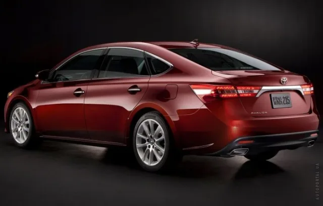 Toyota Avalon 2012 седан — 8