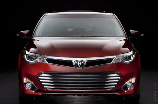 Toyota Avalon 2012 седан — 7