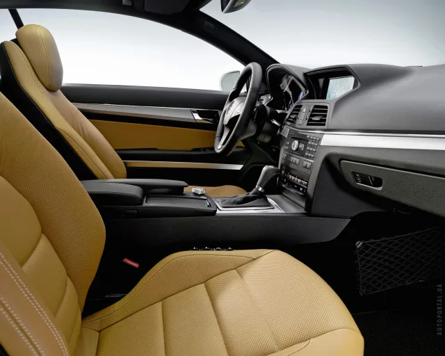 Mercedes-Benz E 200 Coupe BlueEfficiency — 8