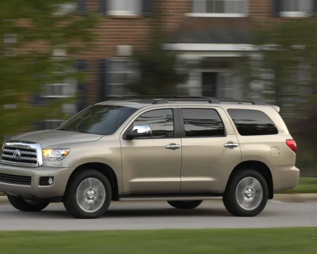 Toyota Sequoia позашляховик — 19