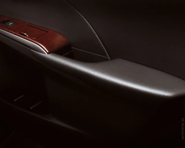 Toyota Camry 2012 седан — 6