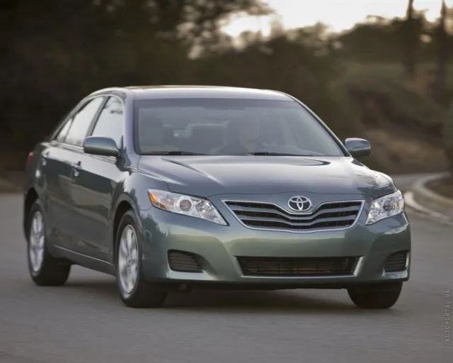 Toyota Camry 2.4 MT Comfort — 21