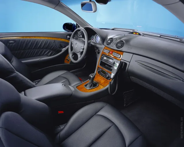 Mercedes-Benz CLK 320 CDI MT — 8