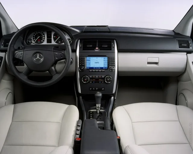 Mercedes-Benz B-Class 2005 microvan — 13