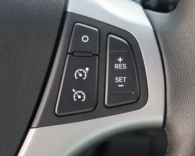 Hyundai i30 2010 хетчбек — 13