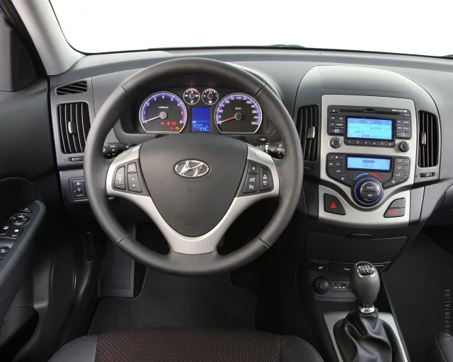 Hyundai i30 2010 хетчбек — 18