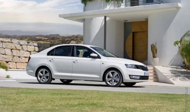 Skoda Rapid 1.2 TSI MT Active — 14