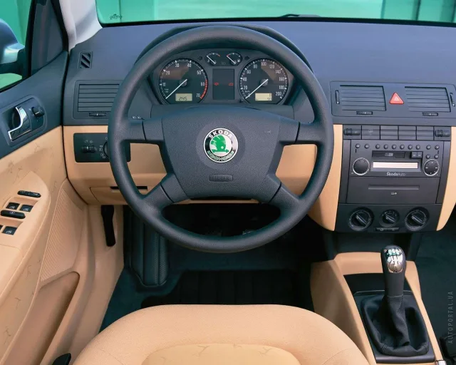 Skoda Fabia 2000 (Шкода Фабия) хэтчбек — 13