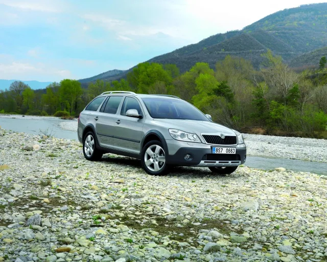 Skoda Octavia Scout універсал — 17