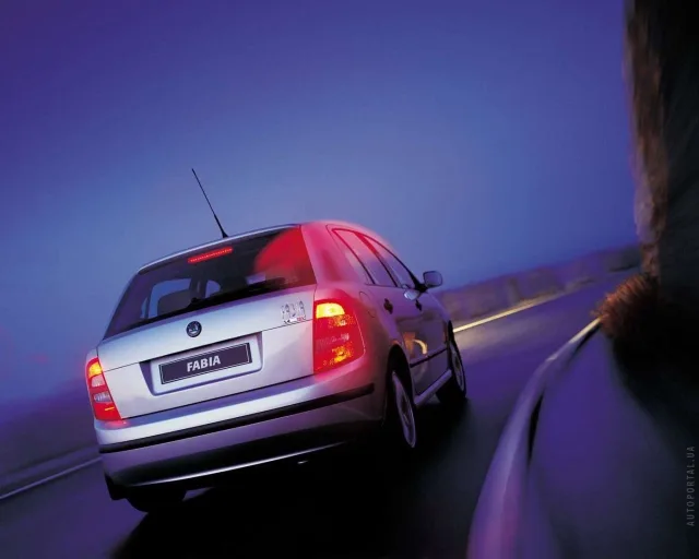 Skoda Fabia 2000 (Шкода Фабия) хэтчбек — 20