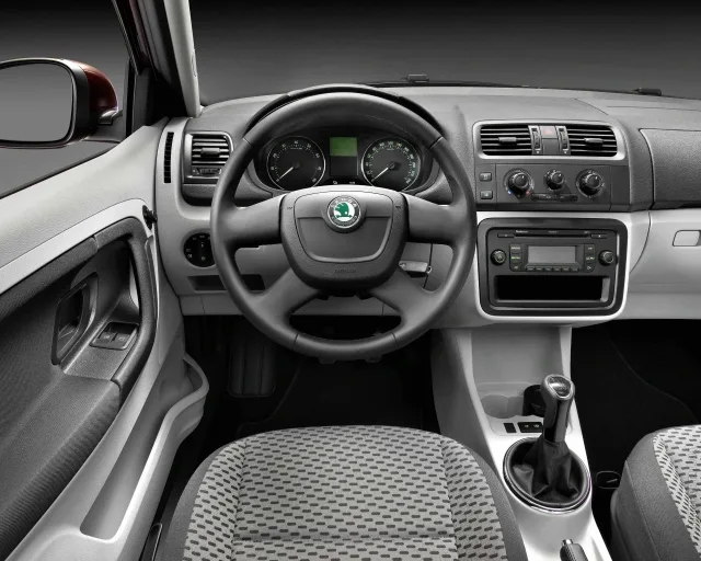 Skoda Fabia Combi 2010 універсал — 3