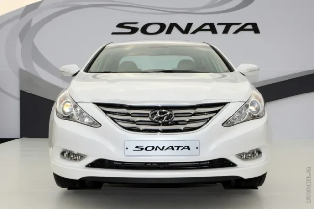 Hyundai Sonata 2.0 MT Express — 24