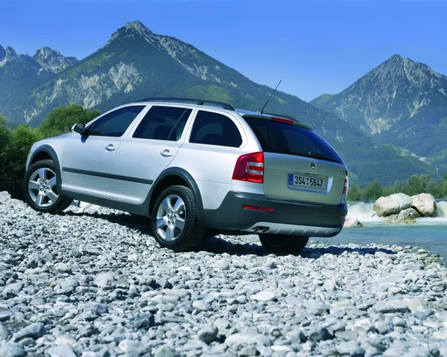 Skoda Octavia A5 Combi Scout 2007 station wagon — 14
