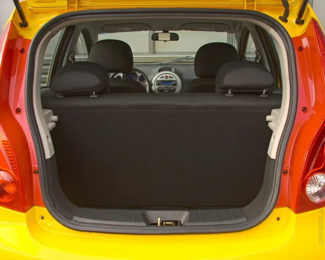 JAC J2 hatchback — 17