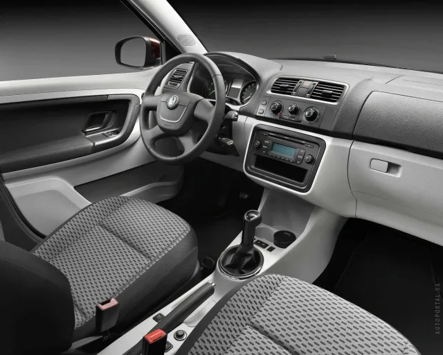 Skoda Fabia Combi 2010 універсал — 2