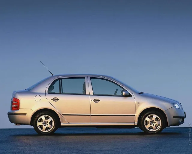 Skoda Fabia 2000 (Шкода Фабия) седан — 7