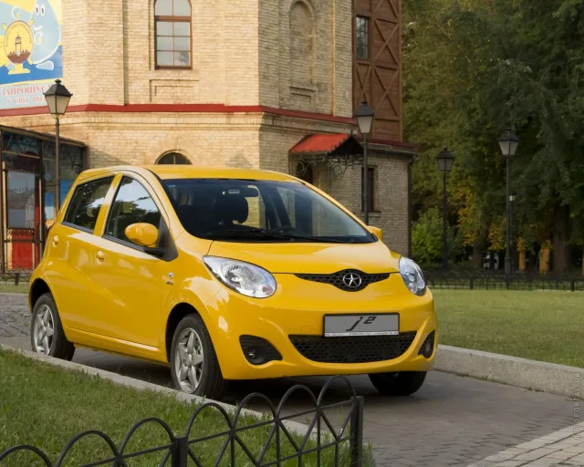 JAC J2 hatchback — 9