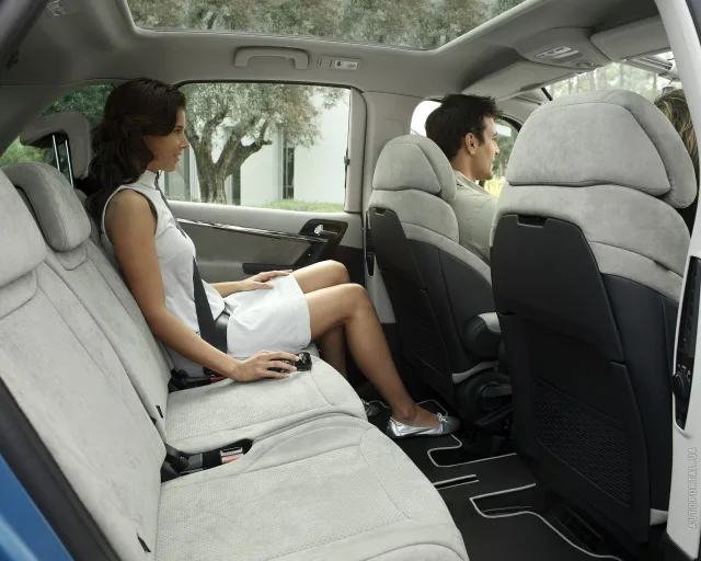 Citroen C4 Picasso 2.0 AT City — 24