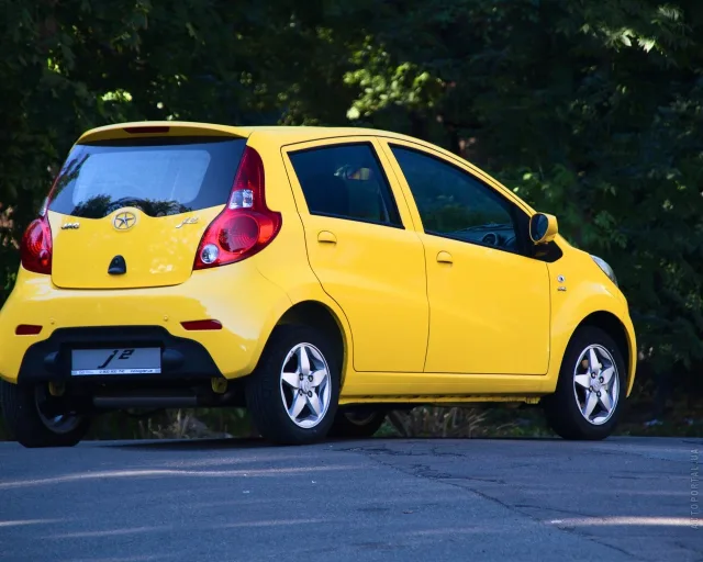 JAC J2 hatchback — 10
