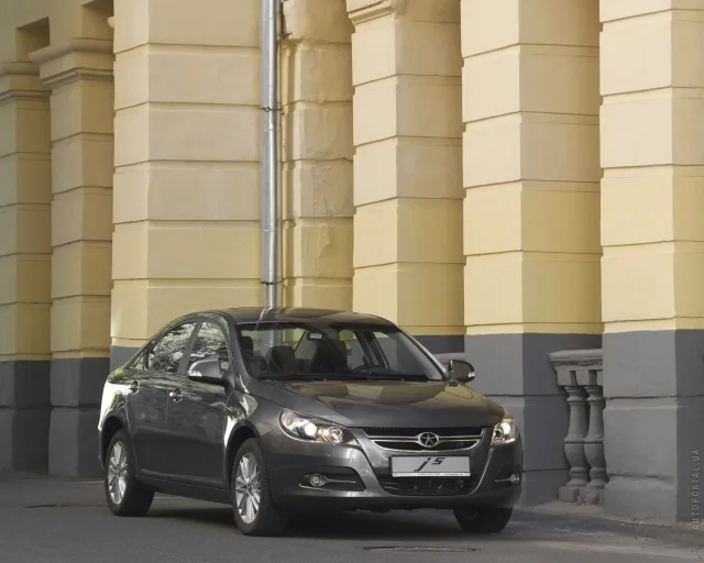 JAC J5 седан — 6