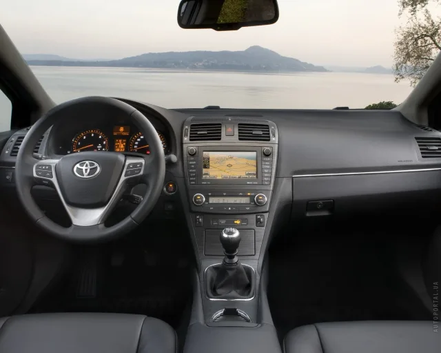 Toyota Avensis Tourer 2009 універсал — 16