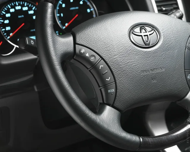 Toyota Land Cruiser Prado 120 SUV — 3