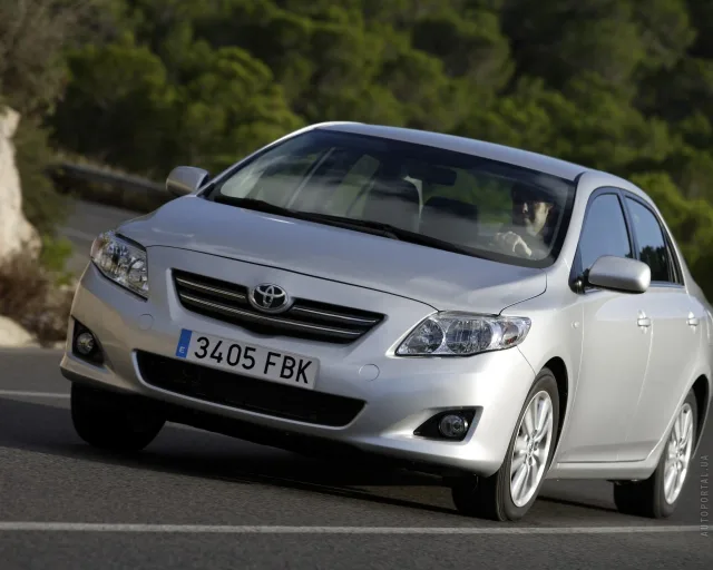 Toyota Corolla 1.6 MT Terra new — 13